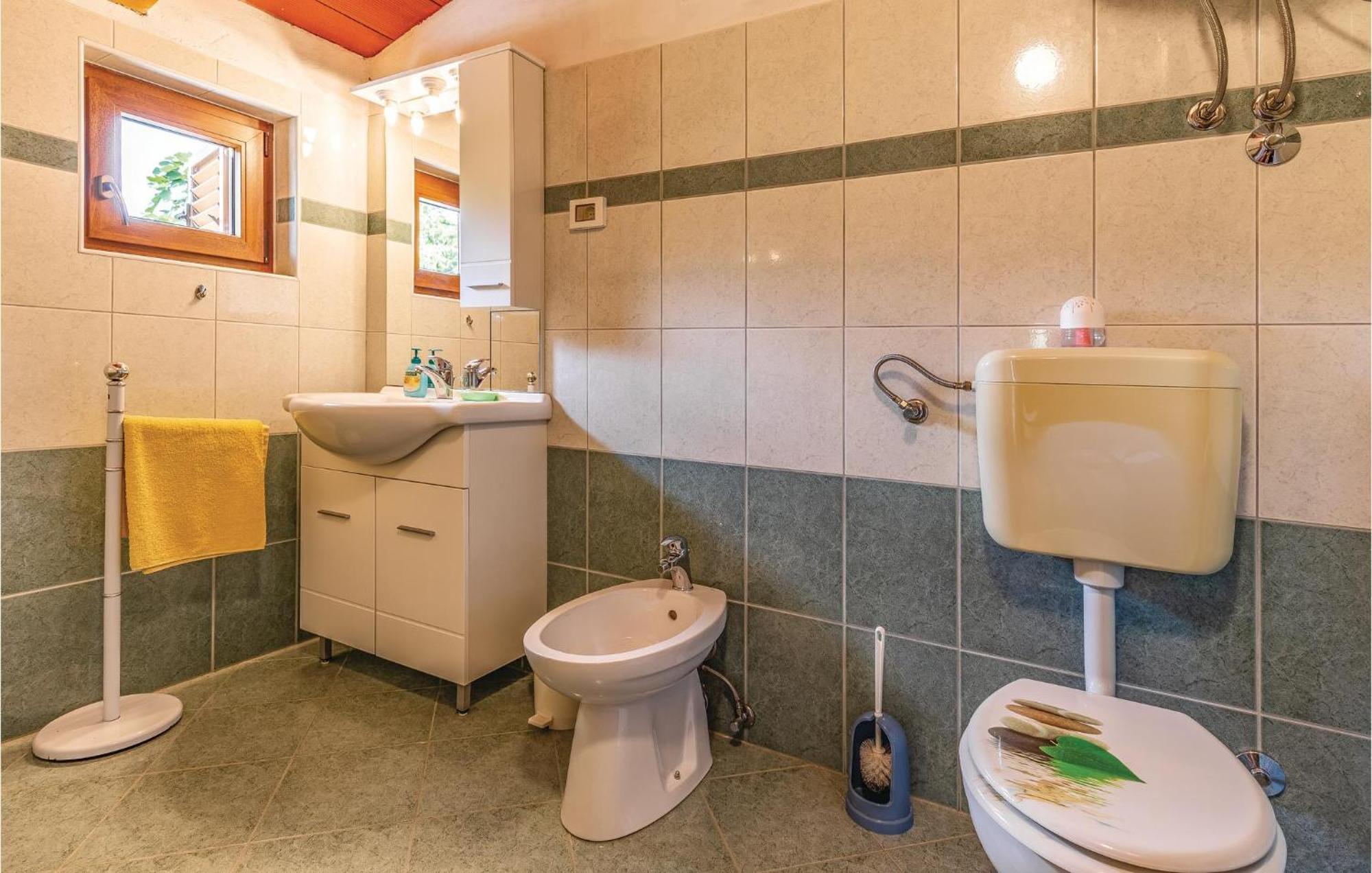2 Bedroom Amazing Home In Rakotule المظهر الخارجي الصورة
